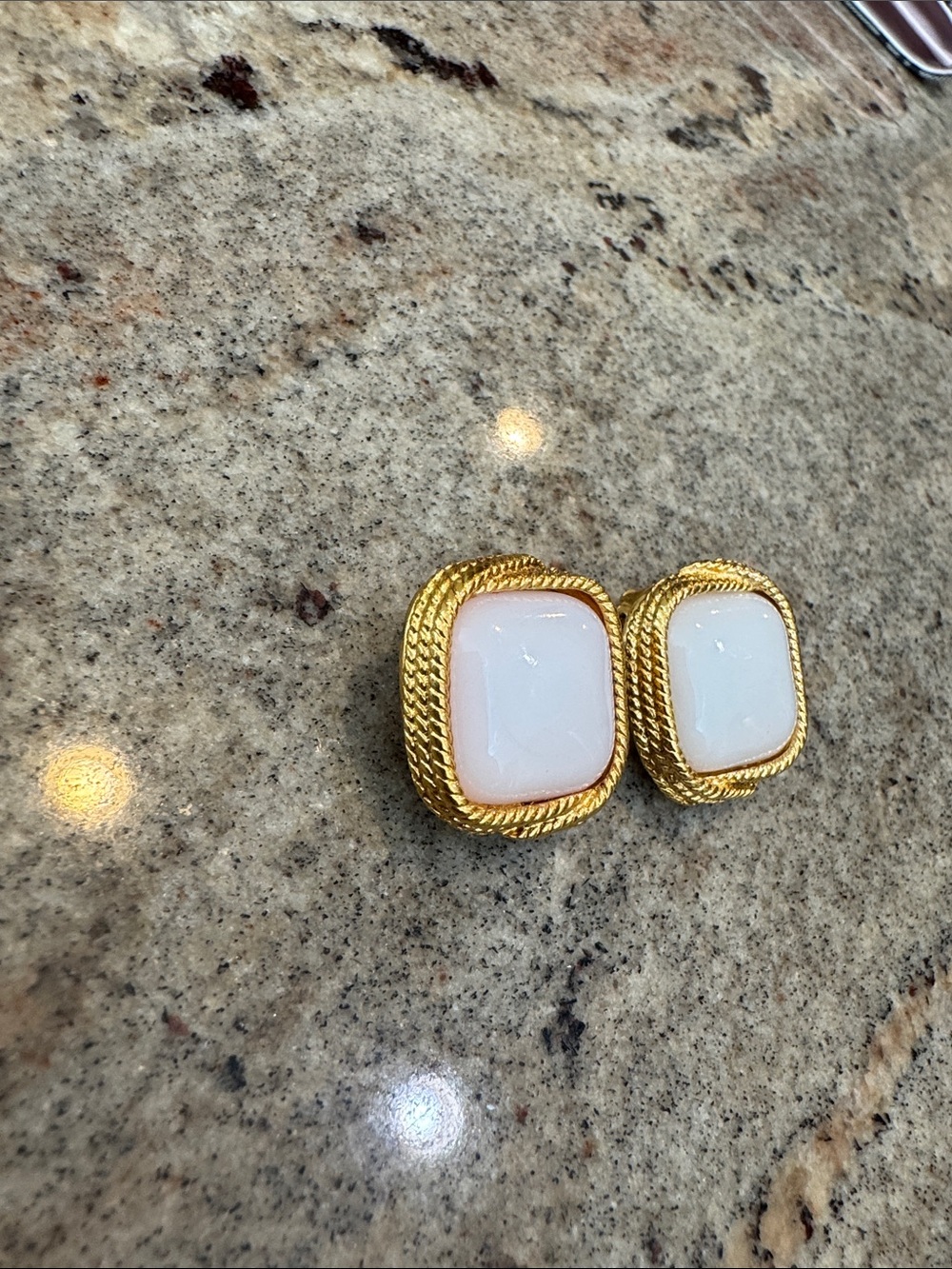 Authentic vintage 1993 Chanel Earrings w/Gripoix poured glass & gold border - Picture 15 of 16